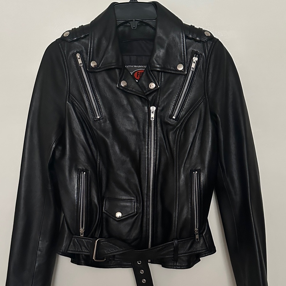Elegant Black Leather Moto Jacket